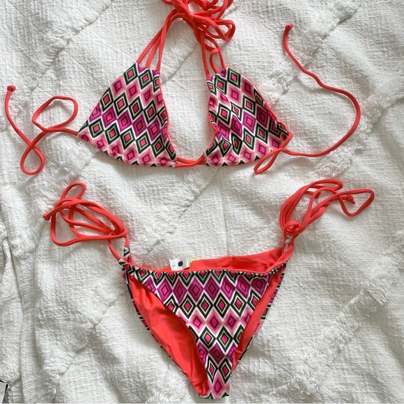 Reversible String bikini - Picture 1 of 3